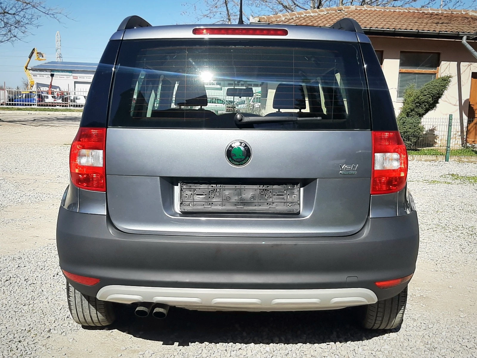 Skoda Yeti 1.6TDI * Н О В А*  - изображение 5