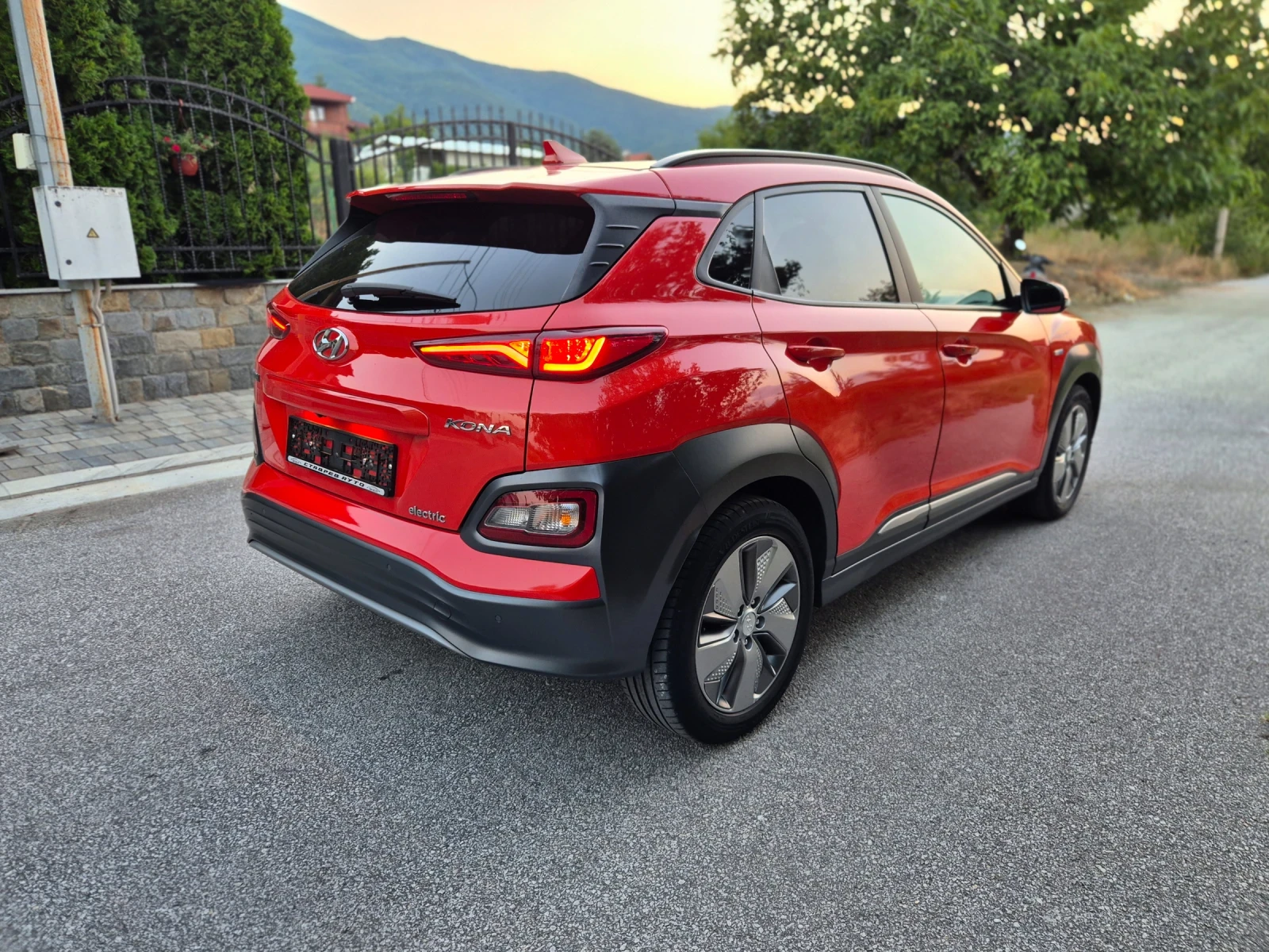 Hyundai Kona 64 kWh/ Premium/204кс/Термо помпа - изображение 4