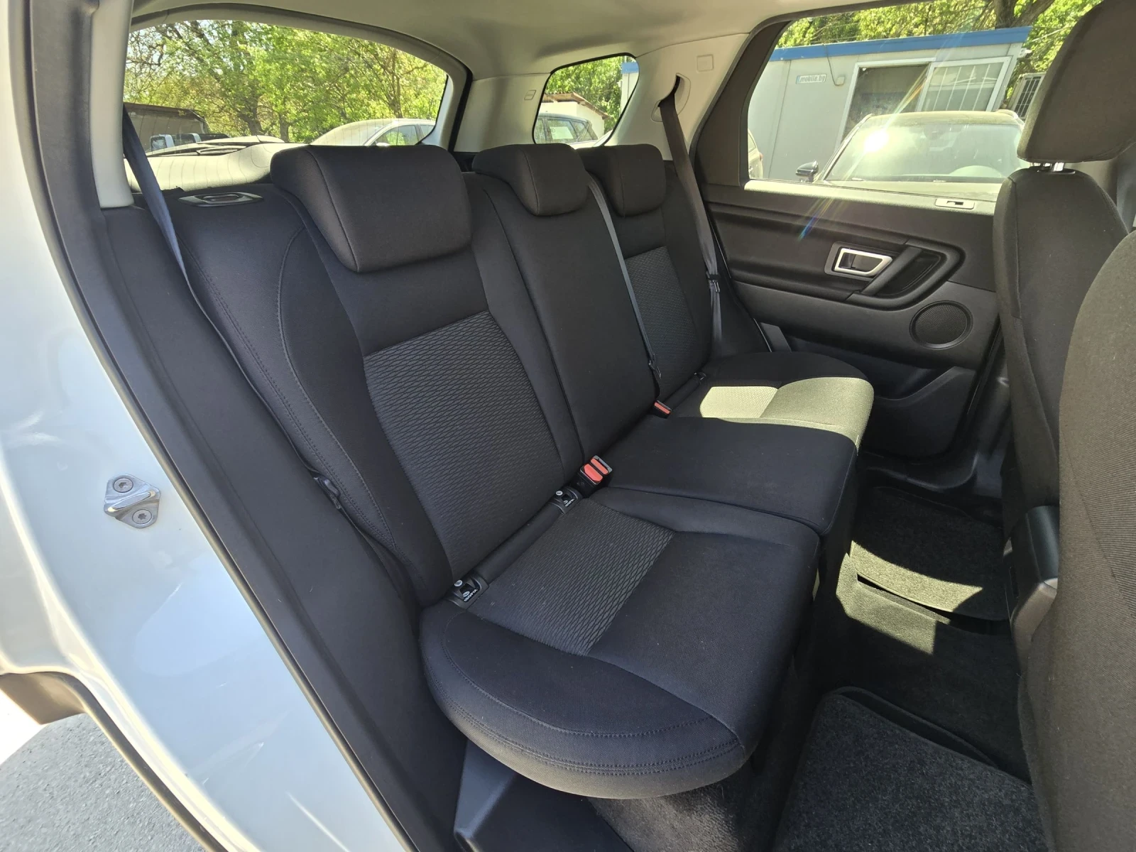 Land Rover Discovery Sport 2.0 td4 150к.с AWD, снимка 14 - Автомобили и джипове - 52152931