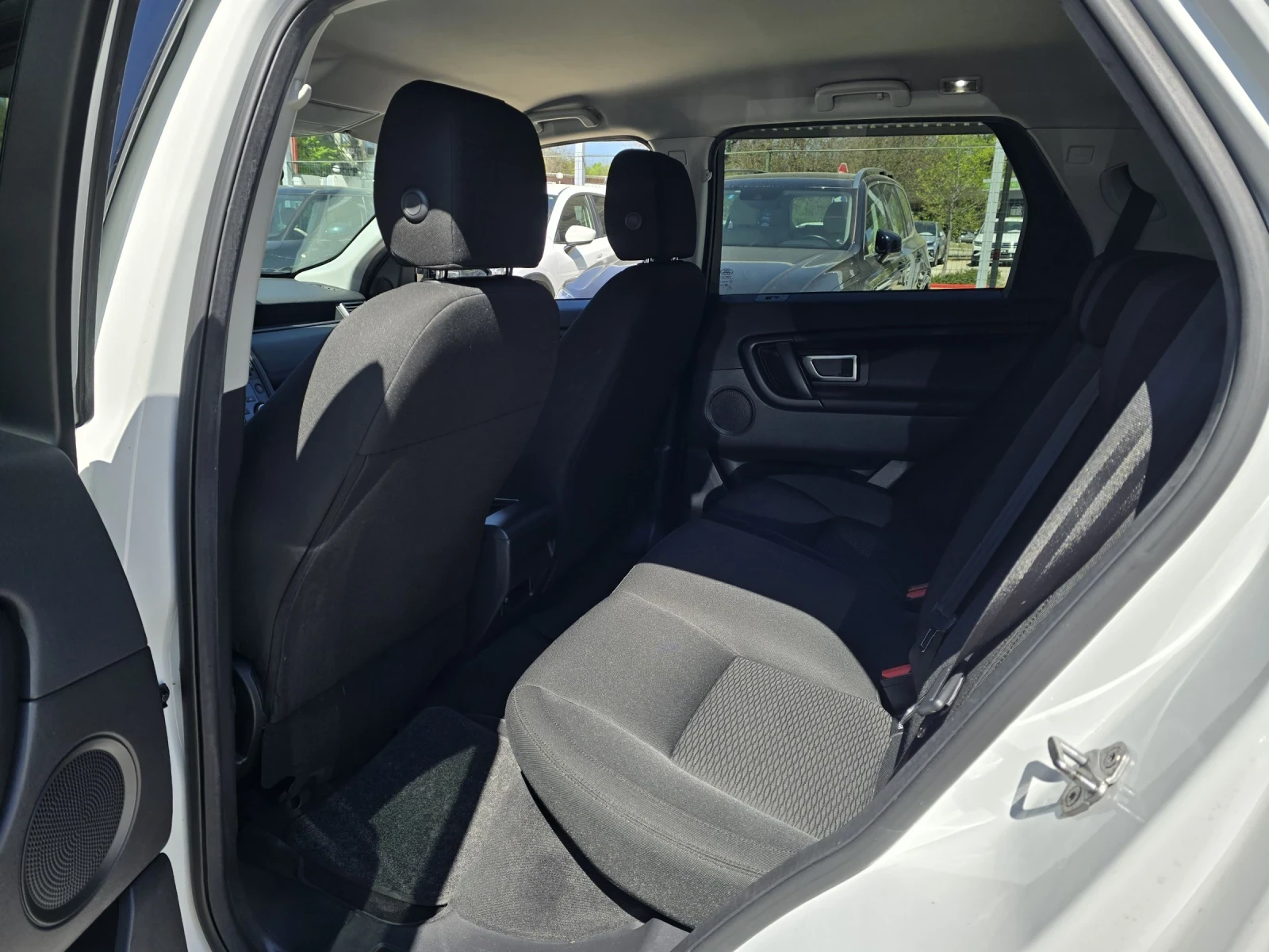 Land Rover Discovery Sport 2.0 td4 150к.с AWD, снимка 11 - Автомобили и джипове - 52152931