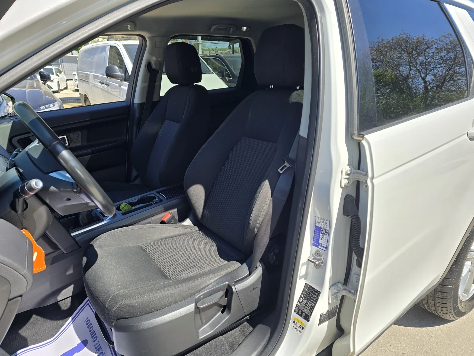 Land Rover Discovery Sport 2.0 td4 150к.с AWD, снимка 9 - Автомобили и джипове - 52152931