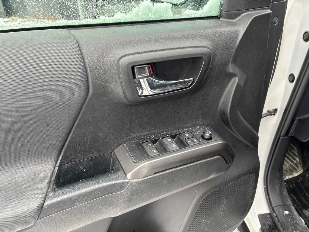 Toyota Tacoma * 4x4 Double Cab Auto * CARFAX * ��� ������������  | Mobile.bg � ����������� 11