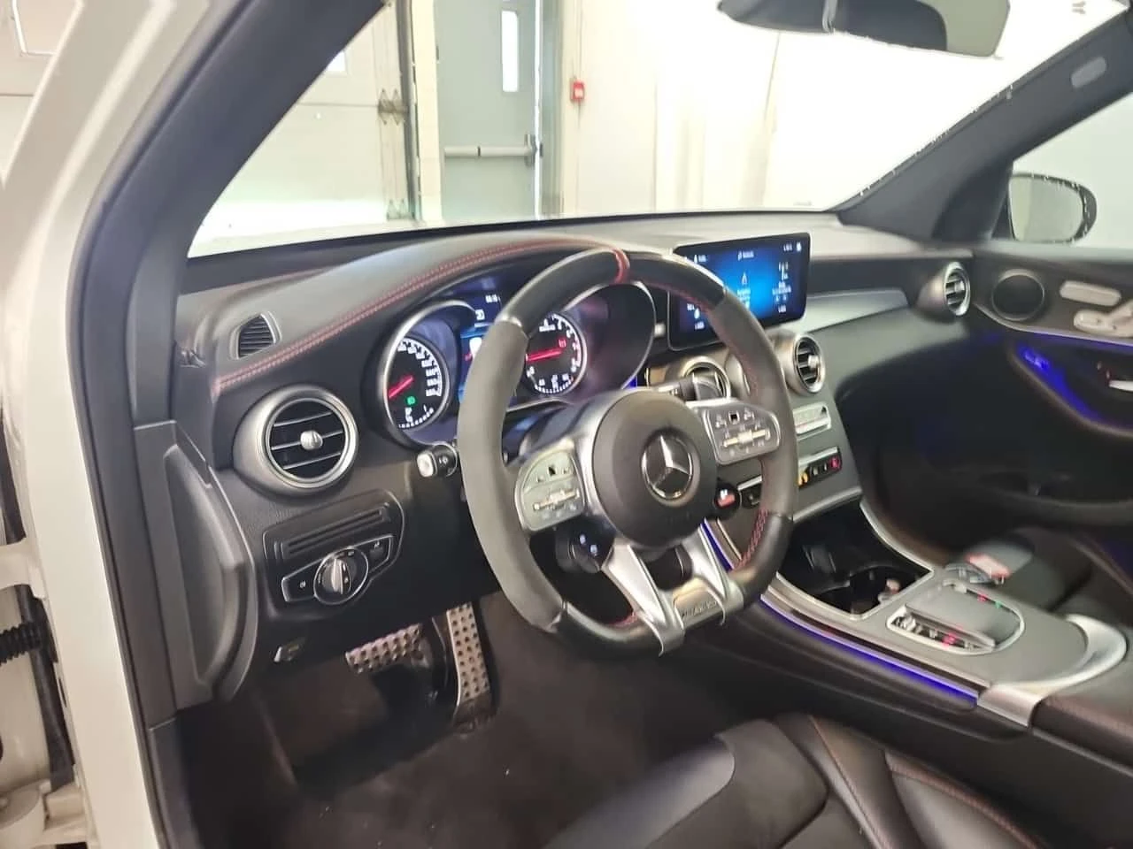 Mercedes-Benz GLC 43 AMG 4MATIC * DISTRONIC* AMBIENTNO* PANORAMA* , снимка 10 - Автомобили и джипове - 53913722