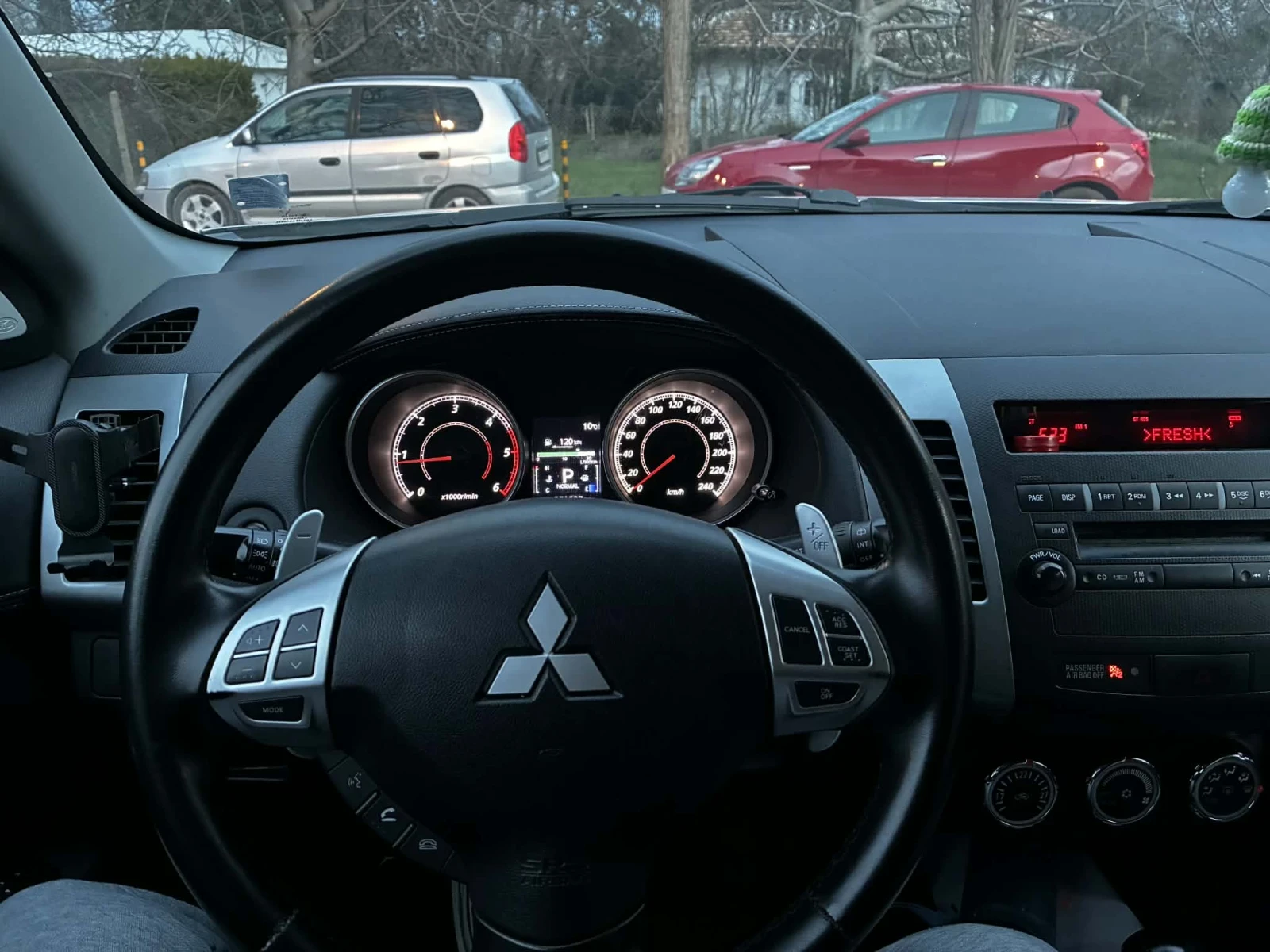 Mitsubishi Outlander 2.2 DID AUTOMATIC, снимка 6 - Автомобили и джипове - 54088859