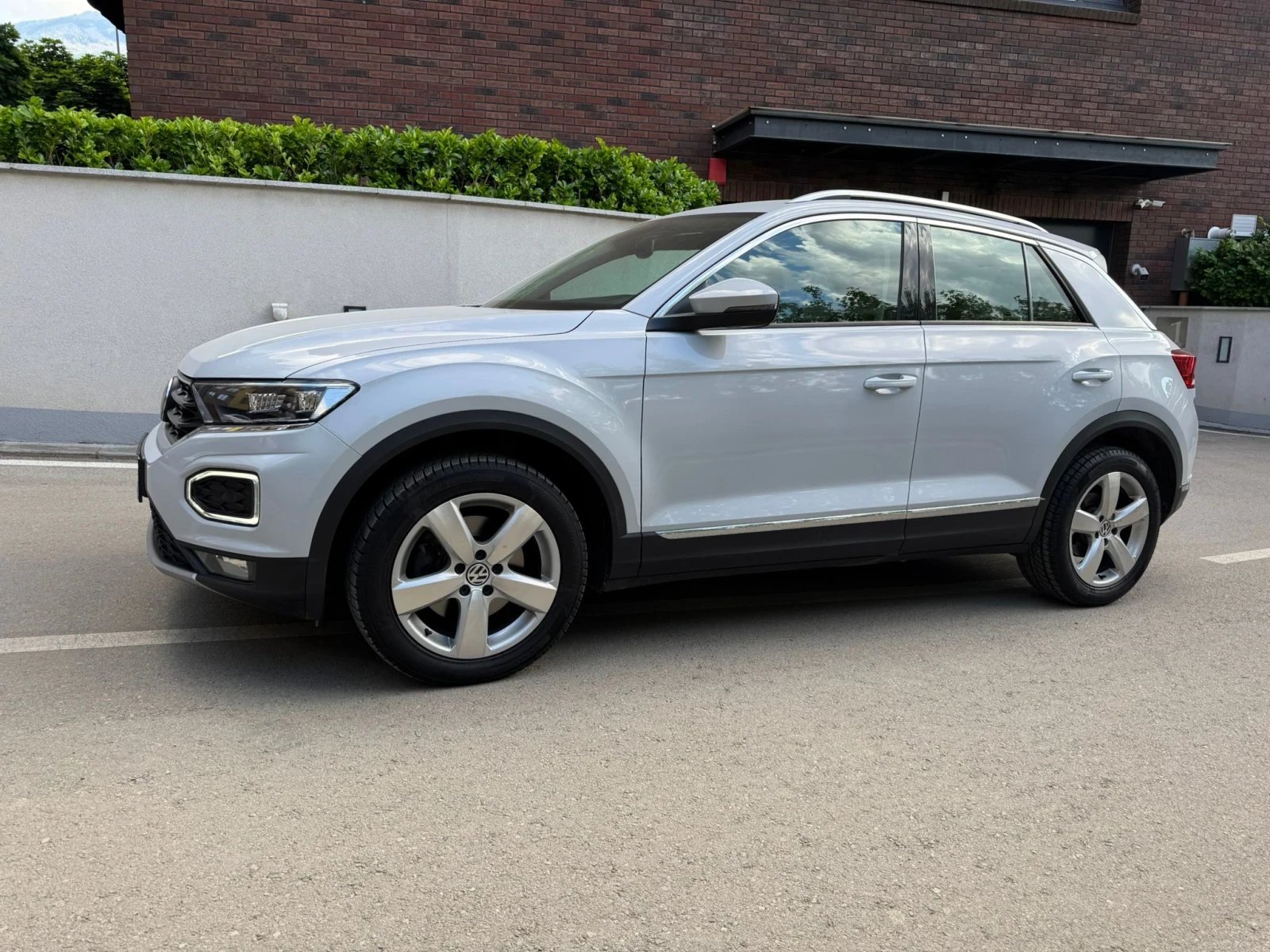 VW T-Roc T-Roc 2.0 AMT (190hp), снимка 8 - Автомобили и джипове - 55000488