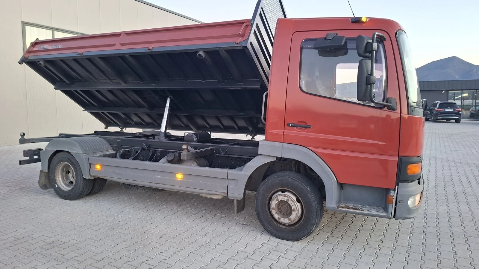 Mercedes-Benz 814 Самосвал - изображение 7