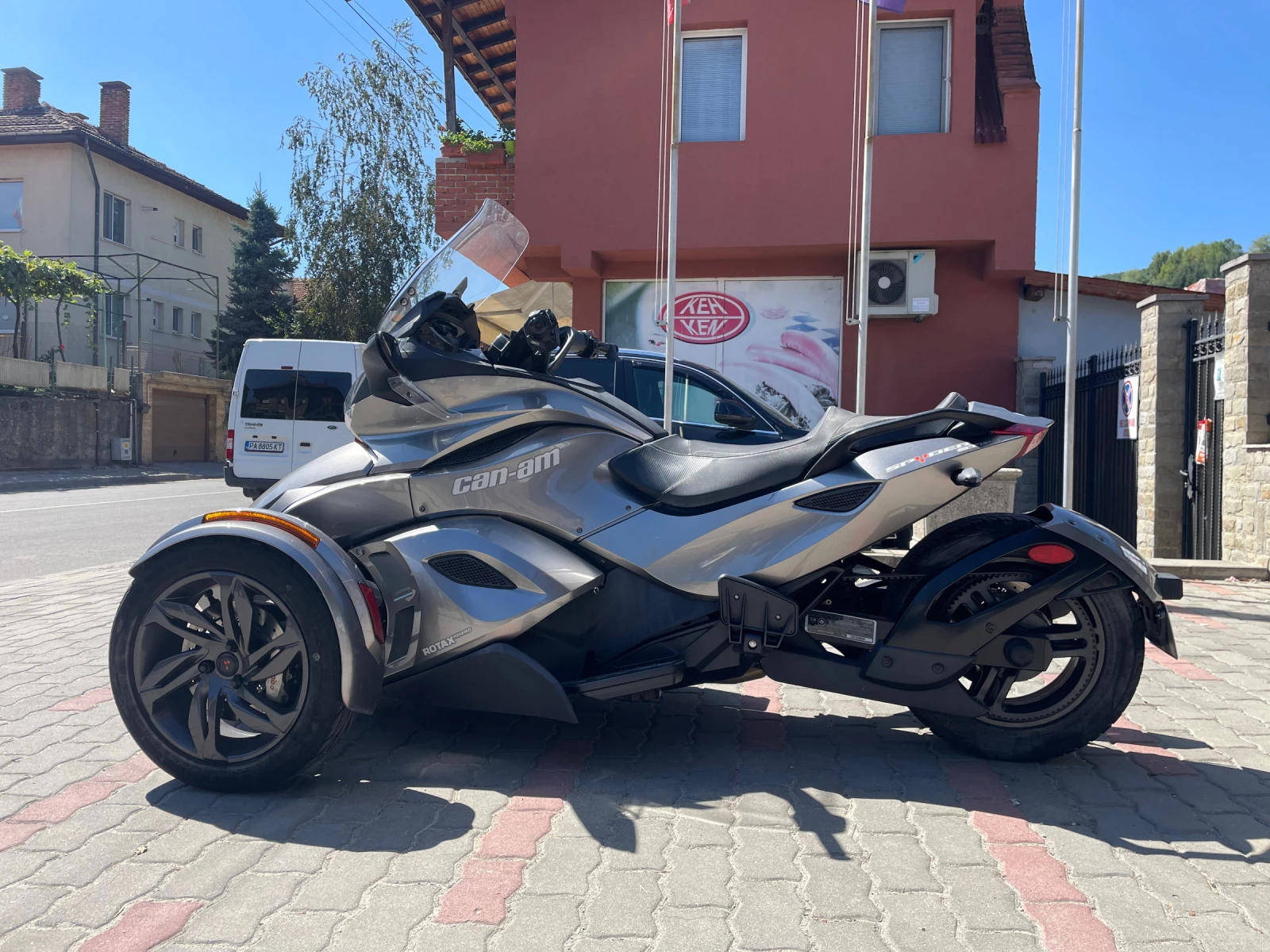 Can-Am Spyder STS - изображение 3