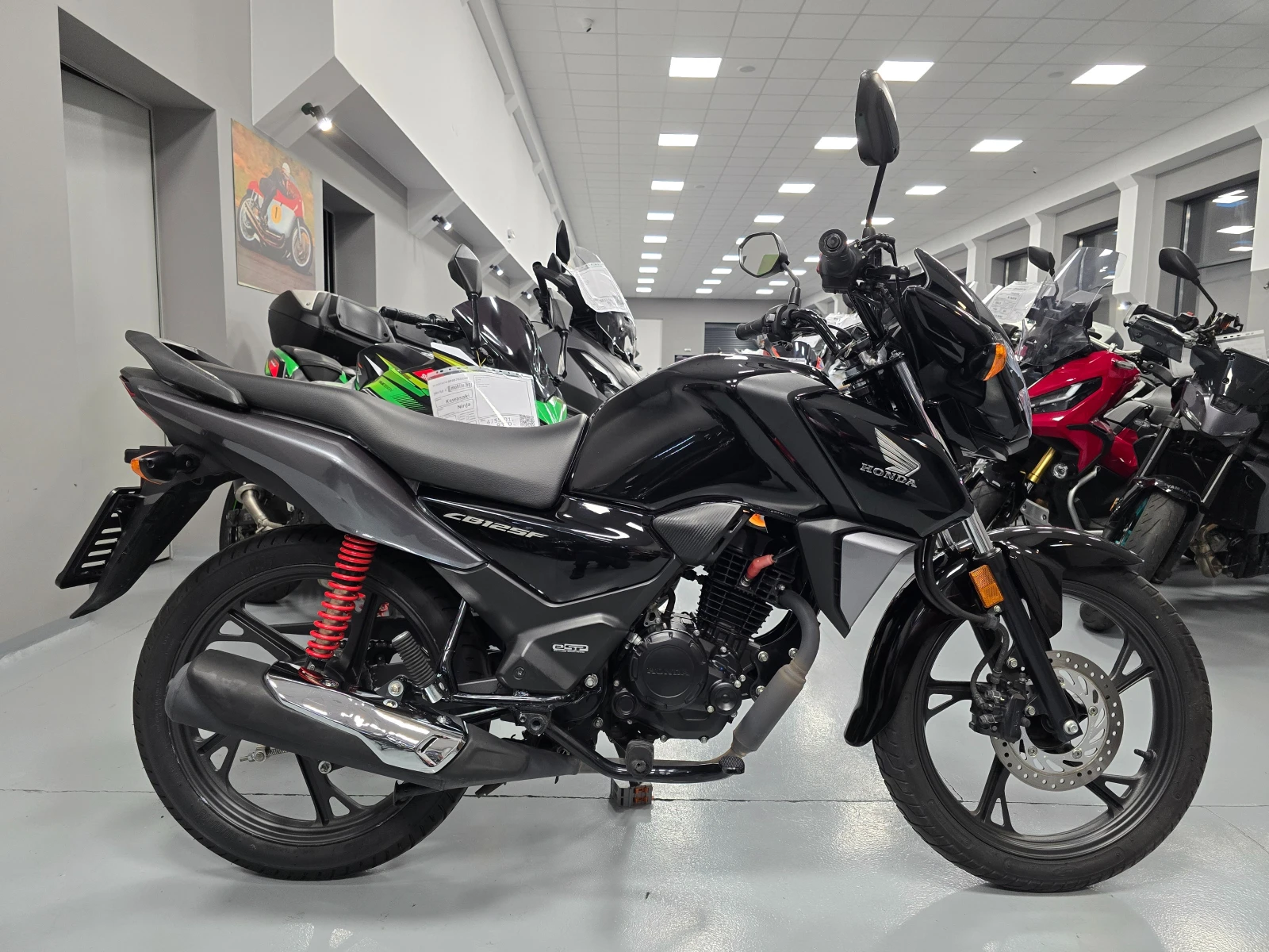 Honda Cbf 125ie, 12.2023г., 7500км.! - изображение 2