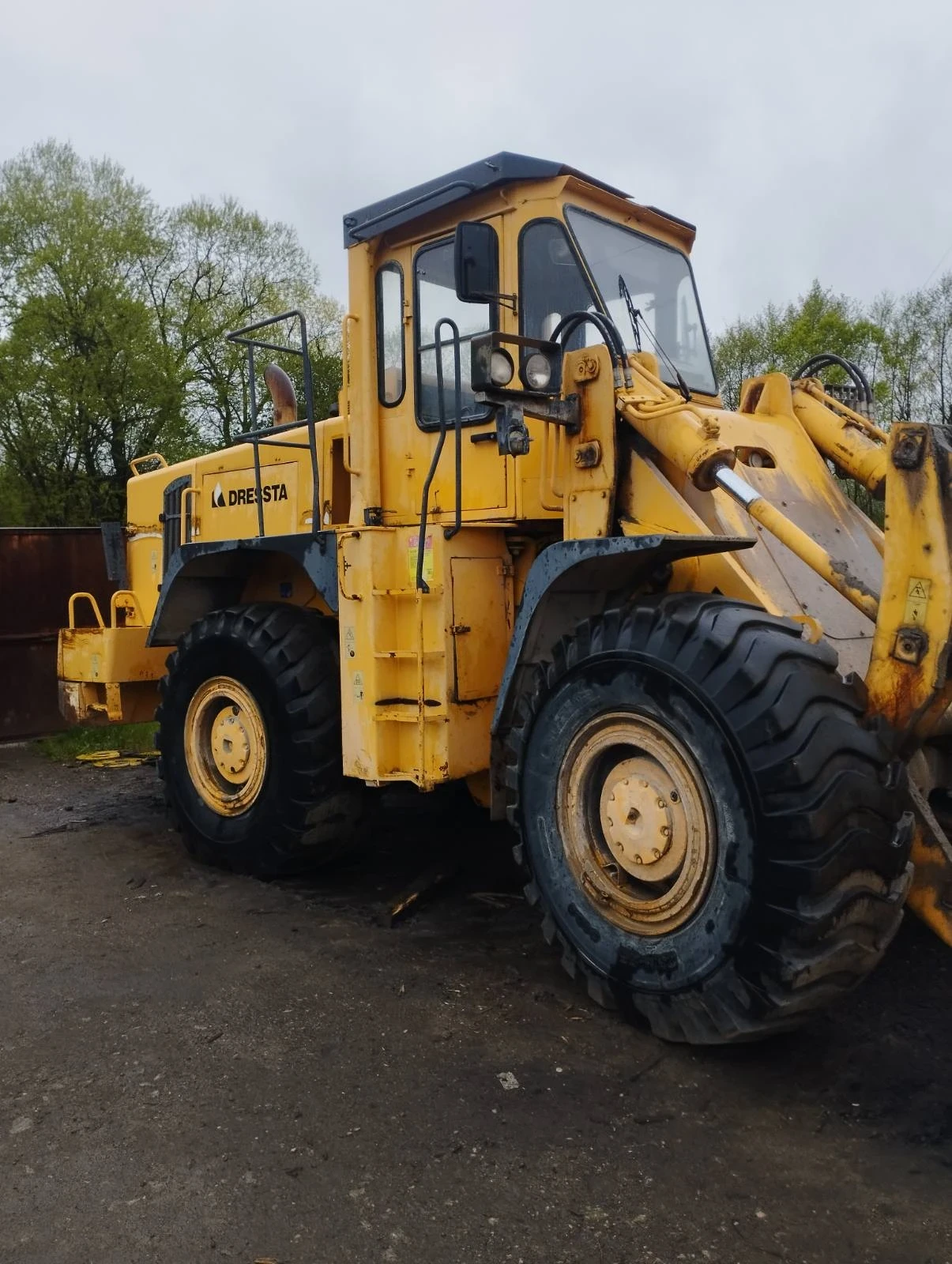 Челен товарач Друга марка Dresta 534E