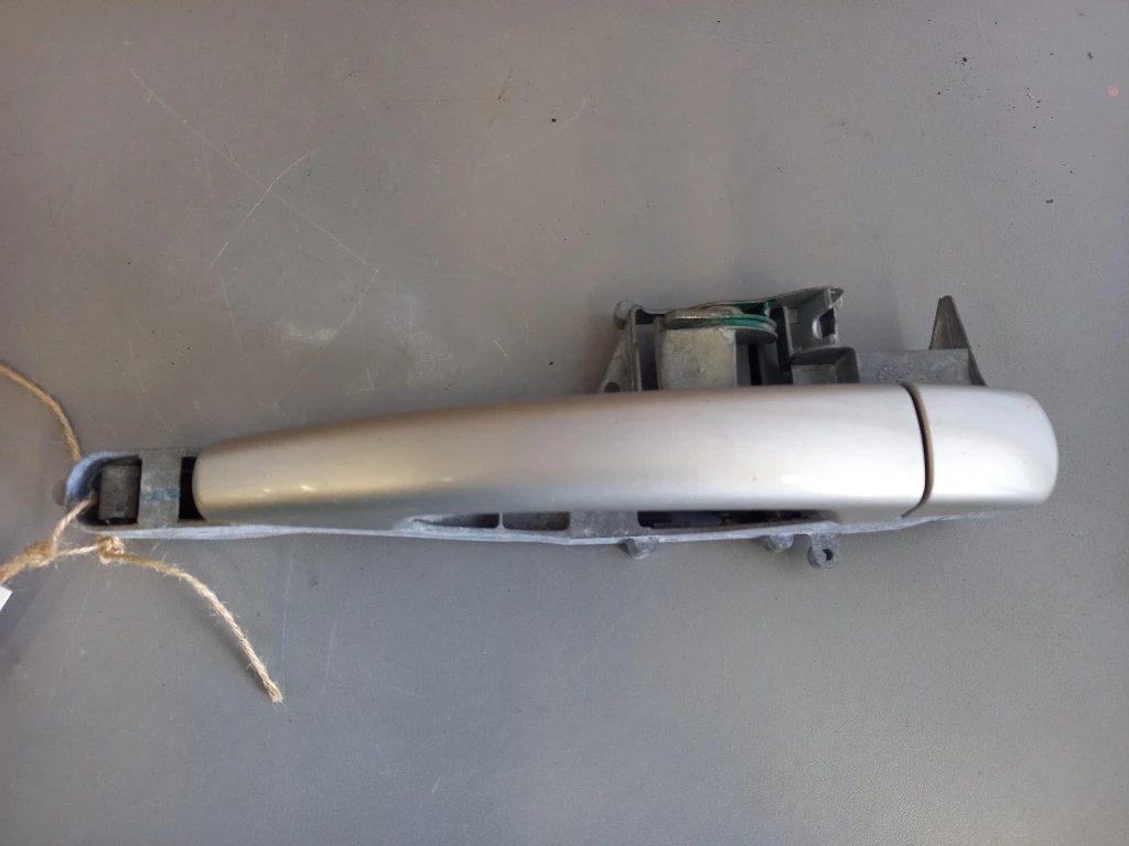 Дръжка врата задна лява външна Пежо 207SW 