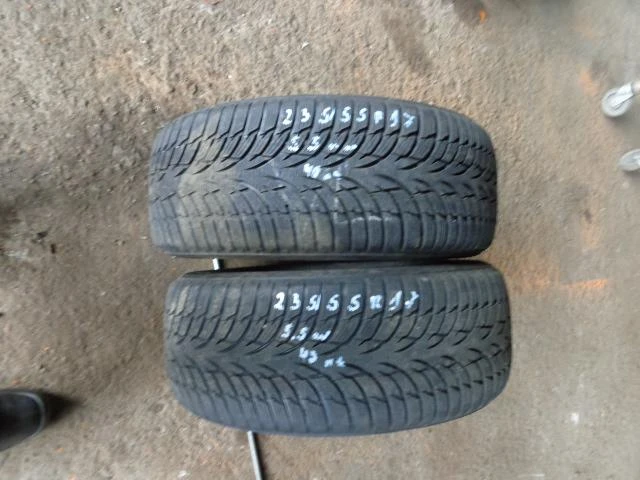 Гуми Зимни 235/55R17, снимка 3 - Гуми и джанти - 20267258