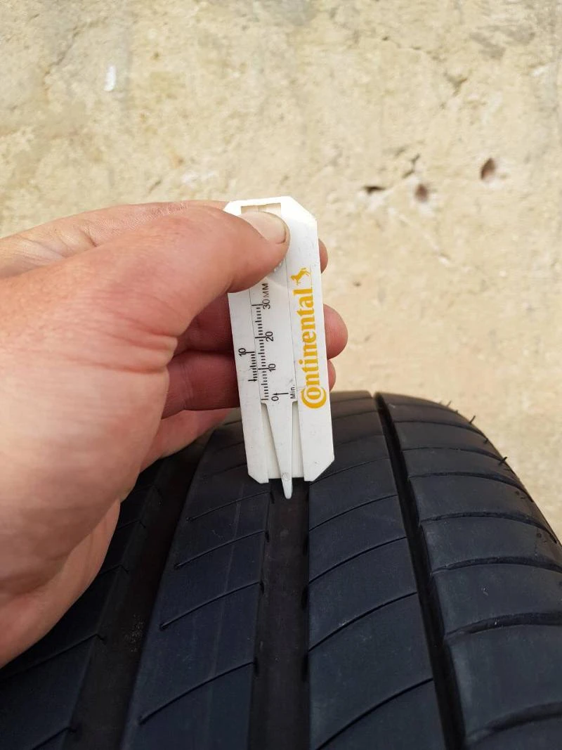 Гуми Летни 225/50R18, снимка 3 - Гуми и джанти - 21452836