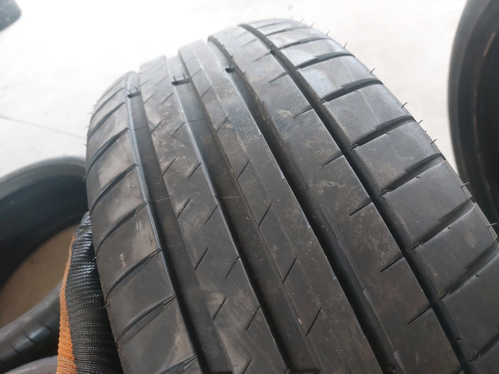  235/45R18 | Mobile.bg   2