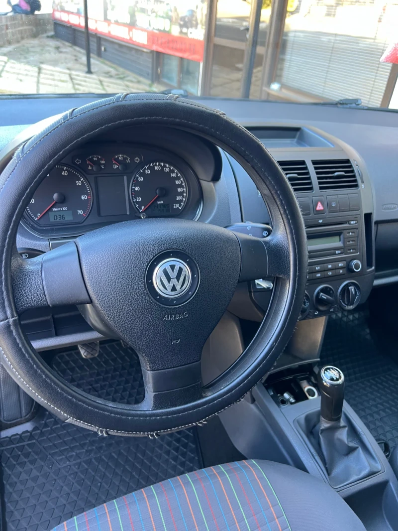 VW Polo, снимка 10 - Автомобили и джипове - 47535842