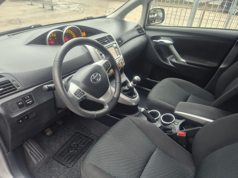Toyota Corolla verso ШВЕЙЦАРИЯ 6+ 1 МЕСТА, снимка 13 - Автомобили и джипове - 48519933