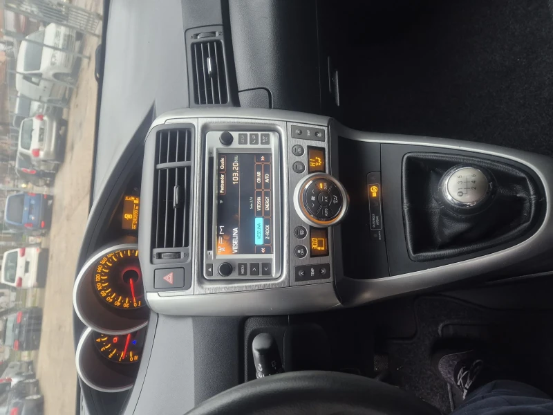 Toyota Corolla verso ШВЕЙЦАРИЯ 6+ 1 МЕСТА, снимка 14 - Автомобили и джипове - 48519933