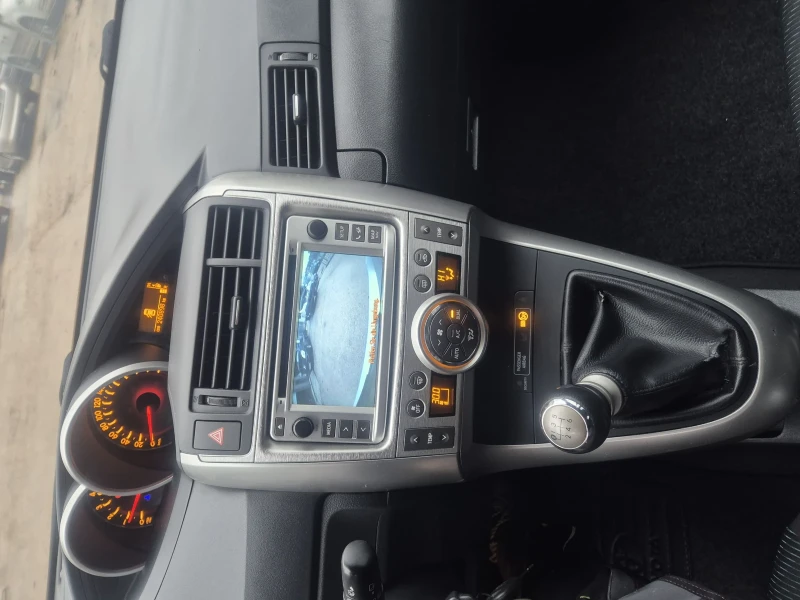 Toyota Corolla verso ШВЕЙЦАРИЯ 6+ 1 МЕСТА, снимка 10 - Автомобили и джипове - 48519933