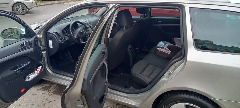 Skoda Octavia 1.8 TSI, снимка 7 - Автомобили и джипове - 52350835