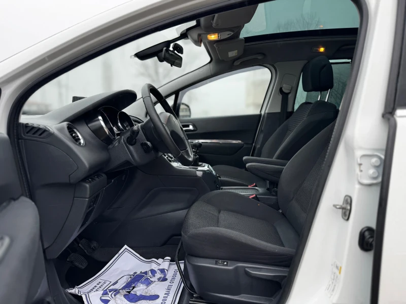 Peugeot 5008 2.0HDI/ПОДГРЕВ/НАВИГАЦИЯ, снимка 9 - Автомобили и джипове - 52885747