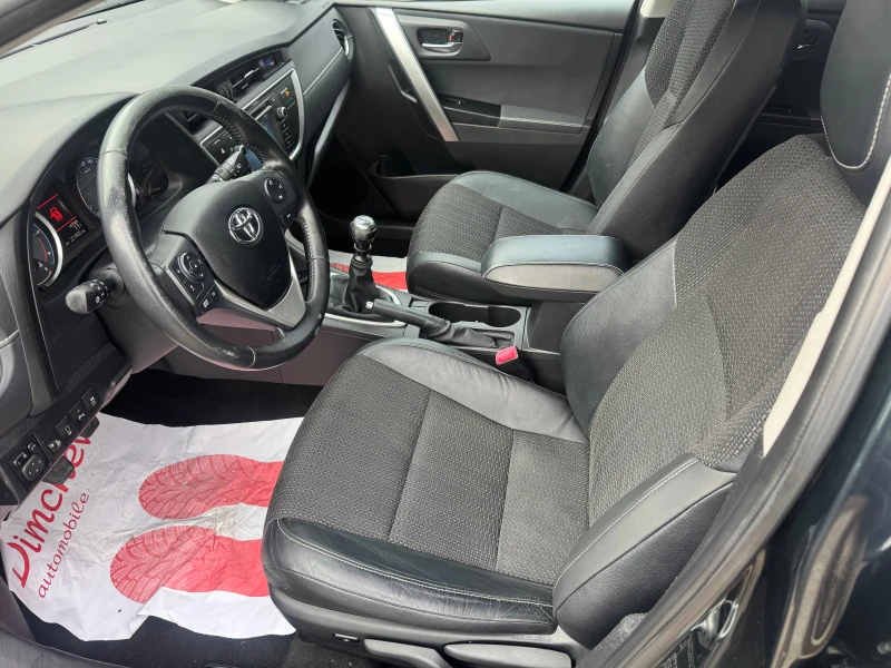 Toyota Auris 1.4 D4D, снимка 7 - Автомобили и джипове - 52885899