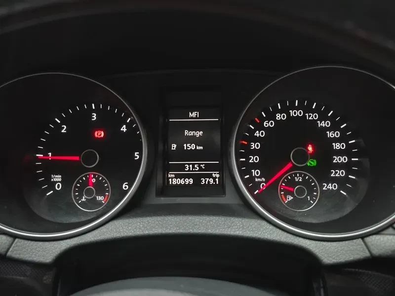 VW Golf 2.0 Tdi, снимка 8 - Автомобили и джипове - 55748467