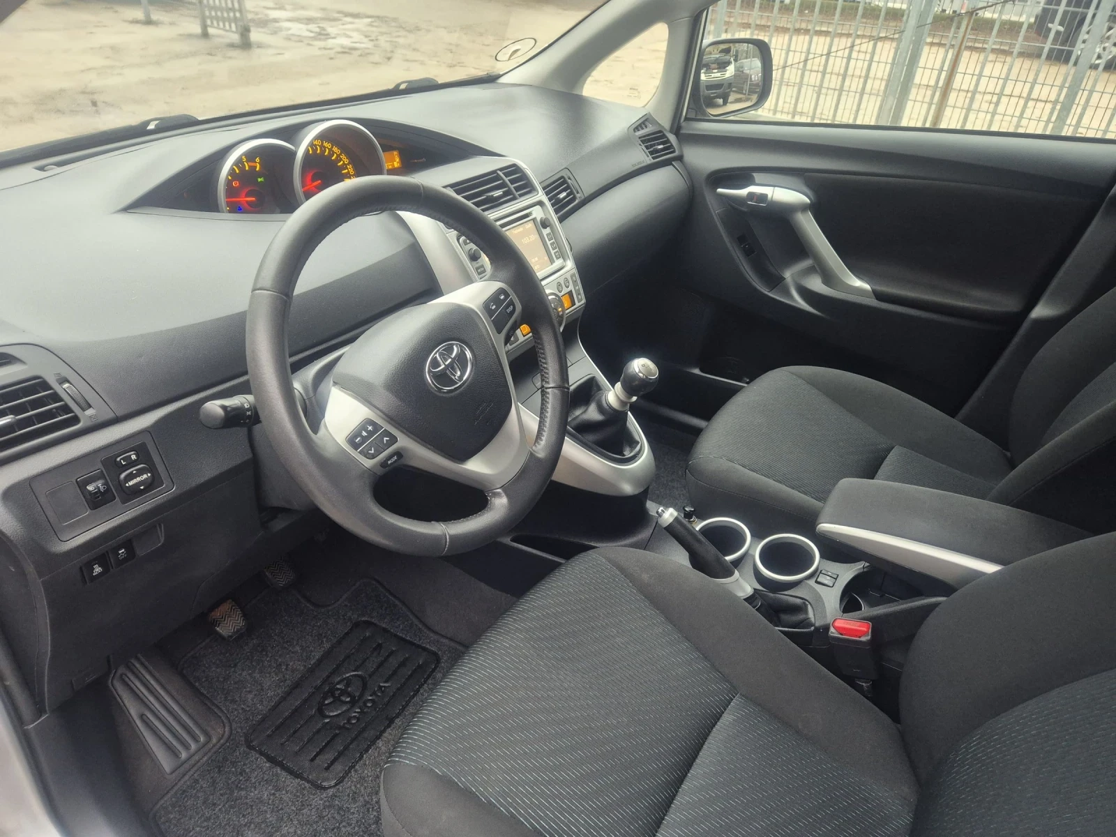 Toyota Corolla verso ��������� 6+ 1 ����� | Mobile.bg � ����������� 13