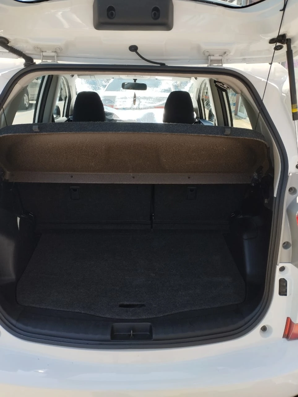 Toyota Yaris verso  - изображение 6