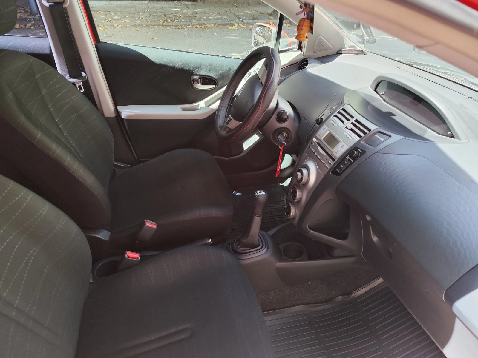 Toyota Yaris  - изображение 5