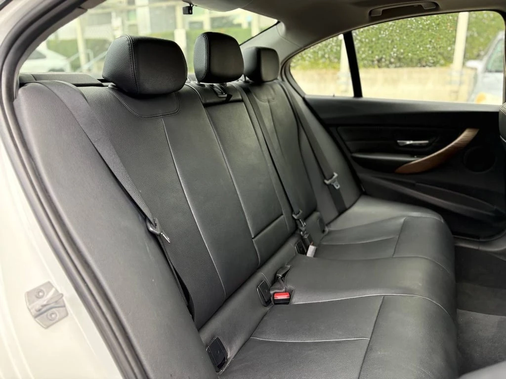 BMW 320 * 320i xDrive * CARFAX *    | Mobile.bg   15