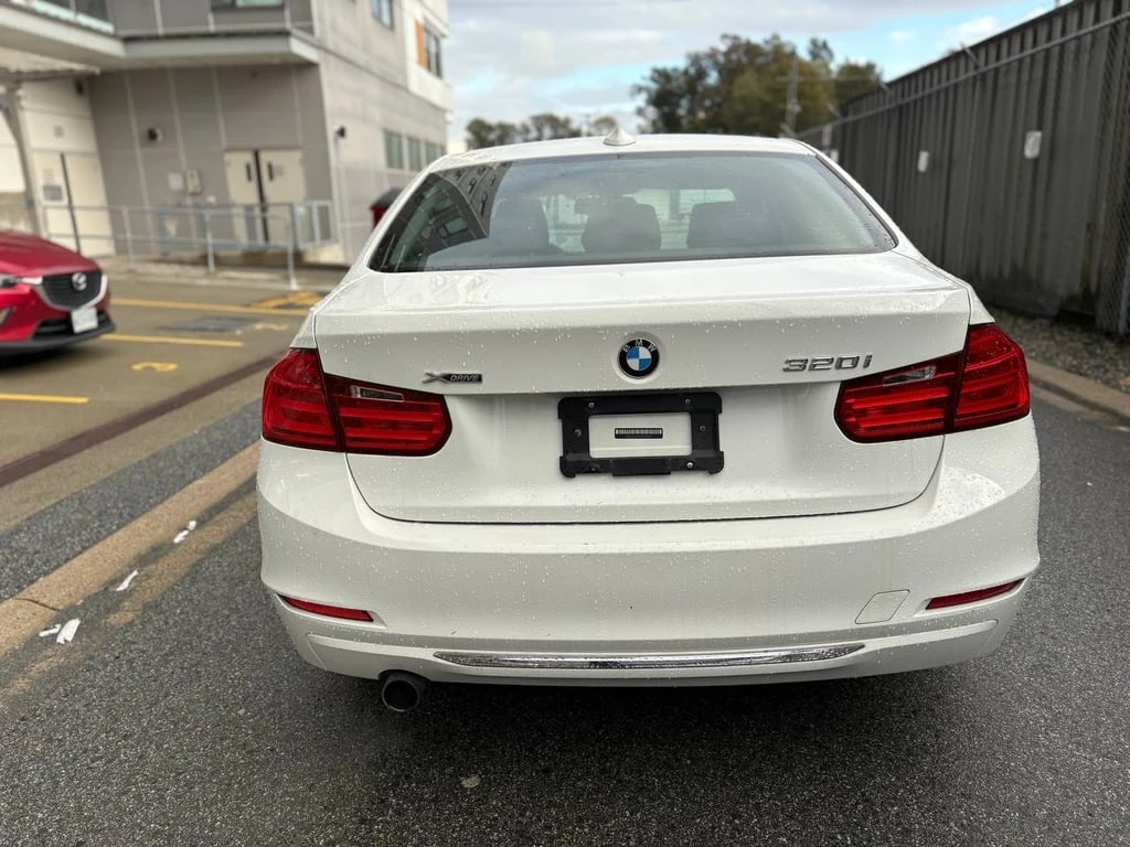 BMW 320 * 320i xDrive * CARFAX *    | Mobile.bg   4