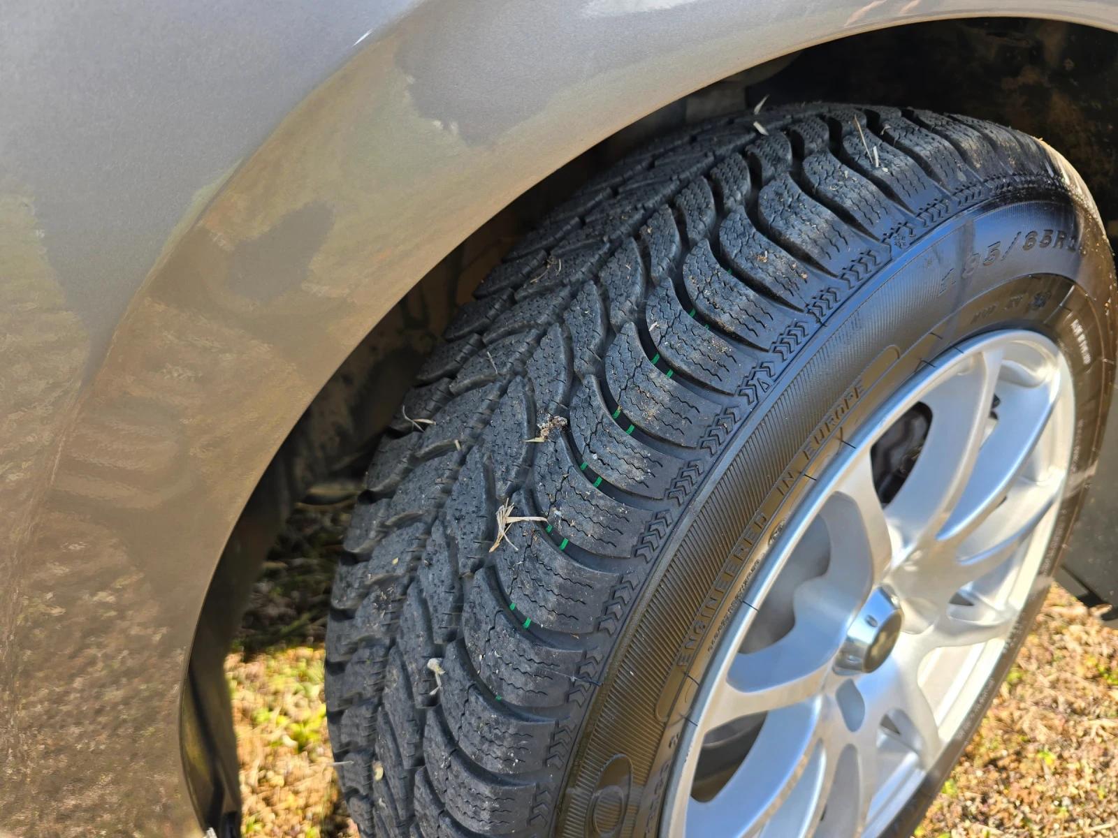 Peugeot 208 1.4 HDi/ Навигация / Парктроник/ Нови гуми, снимка 12 - Автомобили и джипове - 53831542