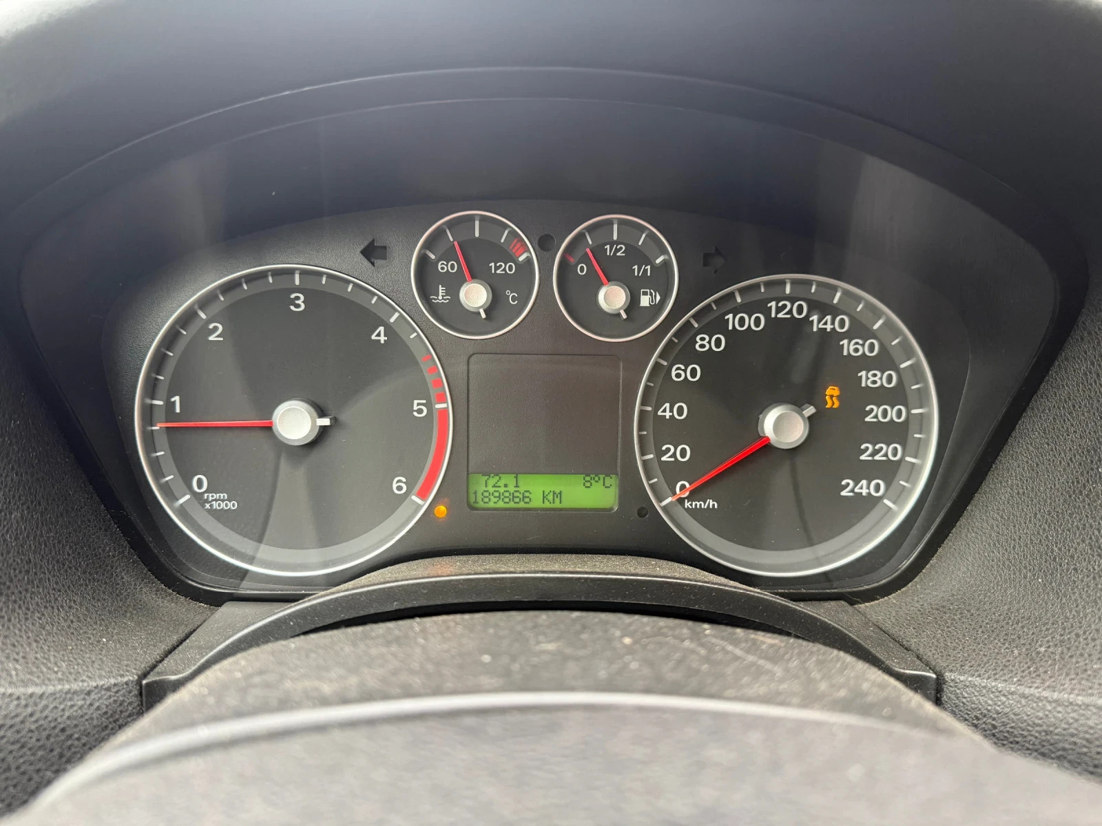 Ford Focus 2.0 TDCi, снимка 13 - Автомобили и джипове - 54001369