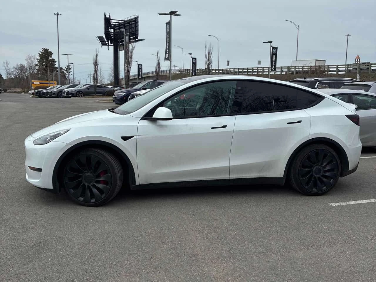 Tesla Model Y * Performance * CARFAX * ПРЕДСТАВИТЕЛСТВО , снимка 2 - Автомобили и джипове - 54352357