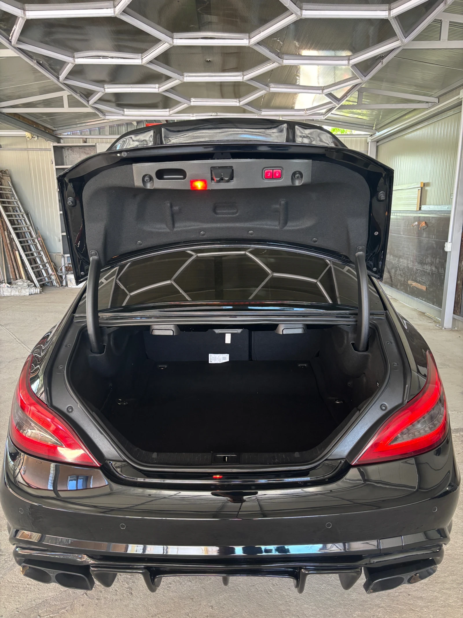 Mercedes-Benz CLS 550, снимка 8 - Автомобили и джипове - 55221578