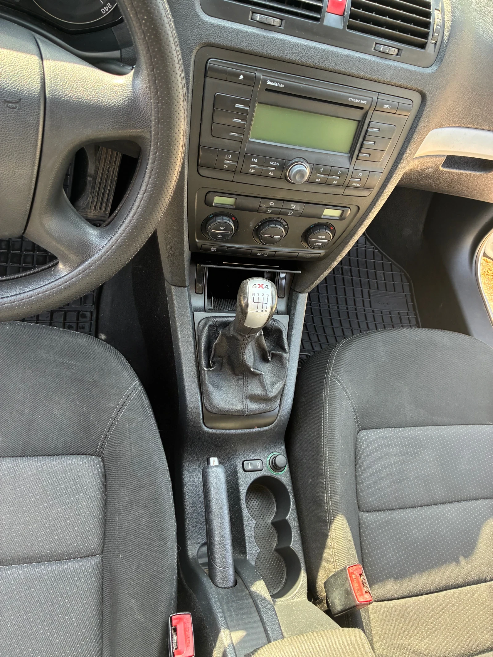 Skoda Octavia, снимка 12 - Автомобили и джипове - 54753850