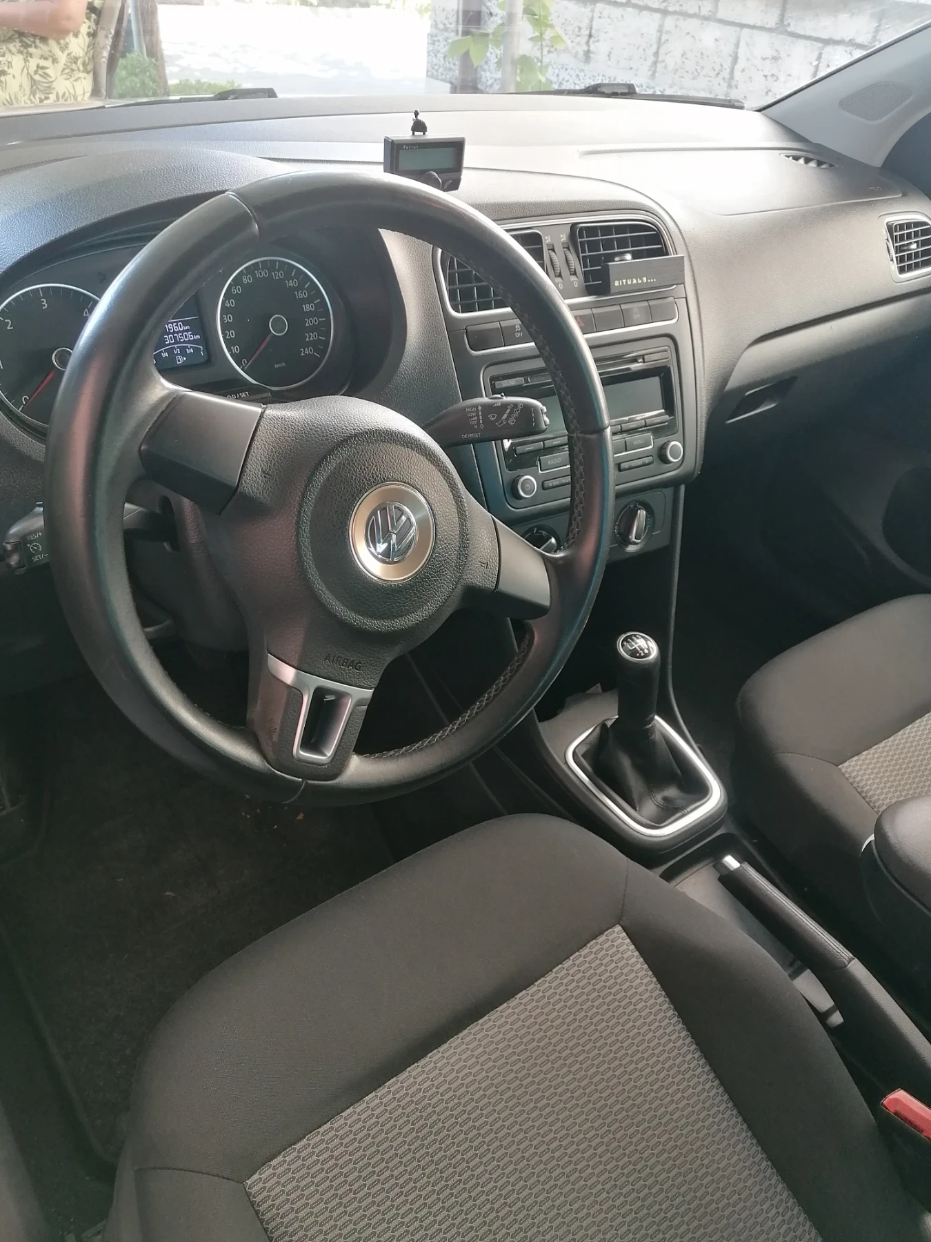 VW Polo 1.2TDi Blue Motion, снимка 10 - Автомобили и джипове - 55097306