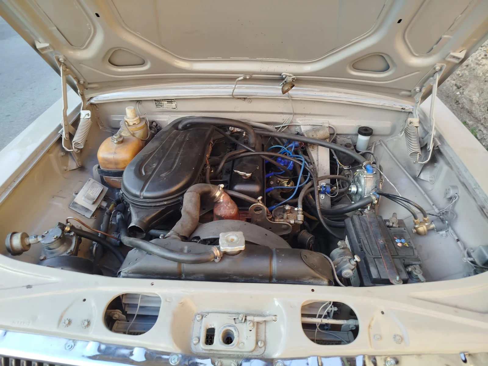 Volga 24 2.4 със газ, снимка 12 - Автомобили и джипове - 55661880