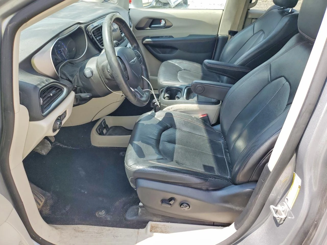 Chrysler Pacifica 3.6l Touring L, снимка 7 - Автомобили и джипове - 55892223
