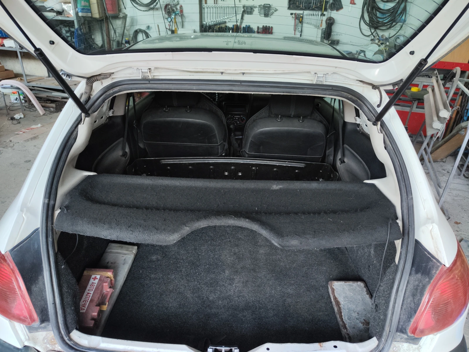 Peugeot 206 AFF, снимка 12 - Автомобили и джипове - 56015096
