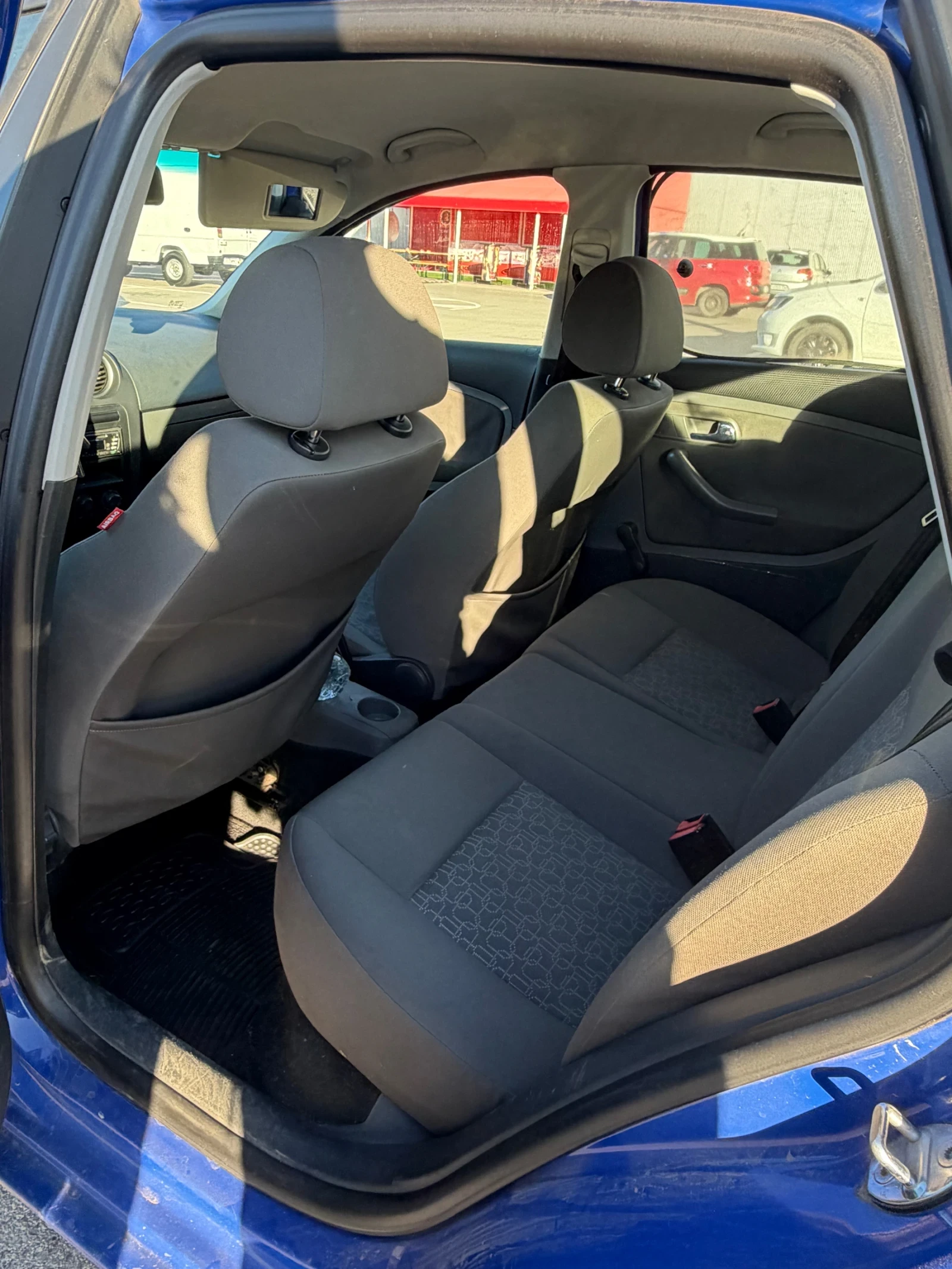 Seat Ibiza, снимка 5 - Автомобили и джипове - 56586131