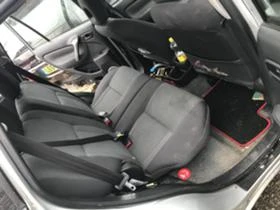 Toyota Rav4 2.0d4d феис на части, снимка 13