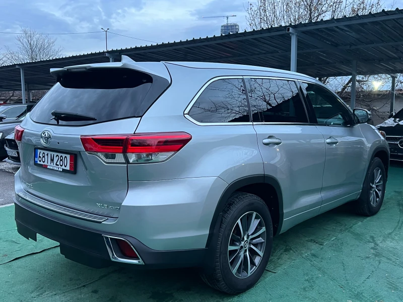 Toyota Highlander FACELIFT, XLE, AWD, 7+ 1 SEATS, снимка 4 - Автомобили и джипове - 48426082