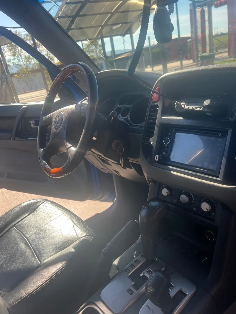 Mitsubishi Pajero, снимка 11 - Автомобили и джипове - 48726954