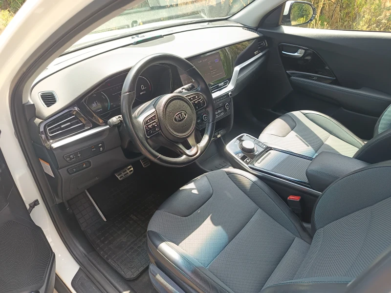 Kia Niro, снимка 10 - Автомобили и джипове - 52281377