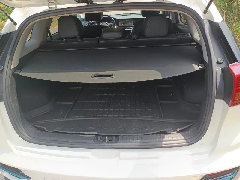 Kia Niro, снимка 11 - Автомобили и джипове - 52281377