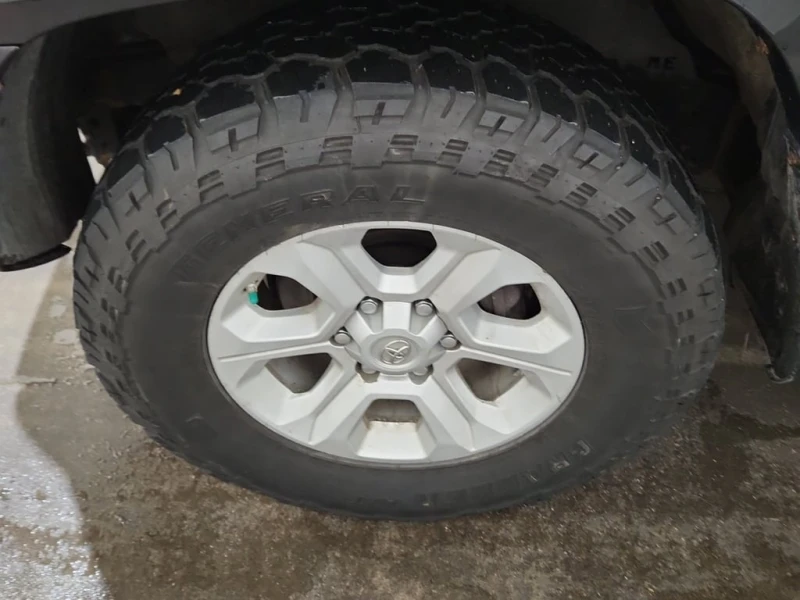 Toyota 4runner * SR5 * CARFAX * БЕЗ ПЪРВОНАЧАЛНА ВНОСКА, снимка 14 - Автомобили и джипове - 53165212