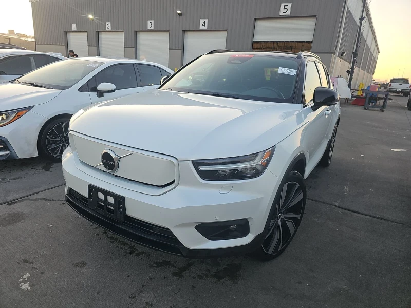 Volvo XC40 Recharge Pure Electric P8