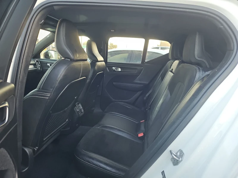 Volvo XC40 Recharge Pure Electric P8, снимка 13 - Автомобили и джипове - 53531110