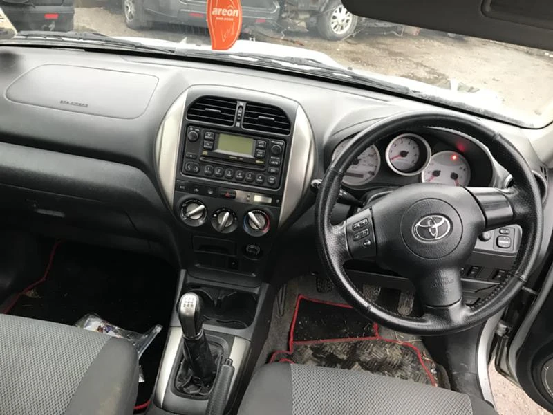 Toyota Rav4 2.0d4d феис на части, снимка 10 - Автомобили и джипове - 20392729