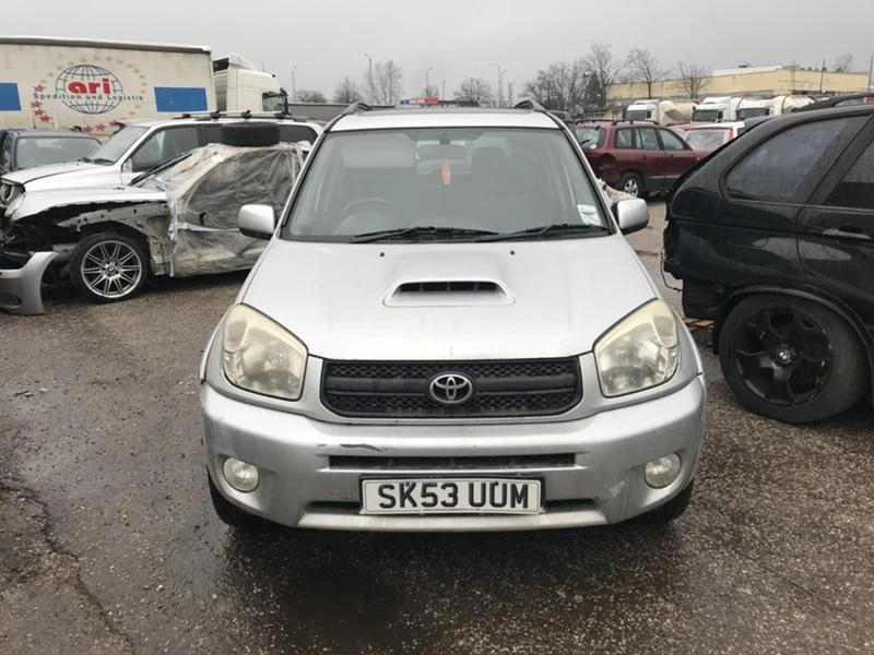 Toyota Rav4 2.0d4d феис на части, снимка 2 - Автомобили и джипове - 20392729